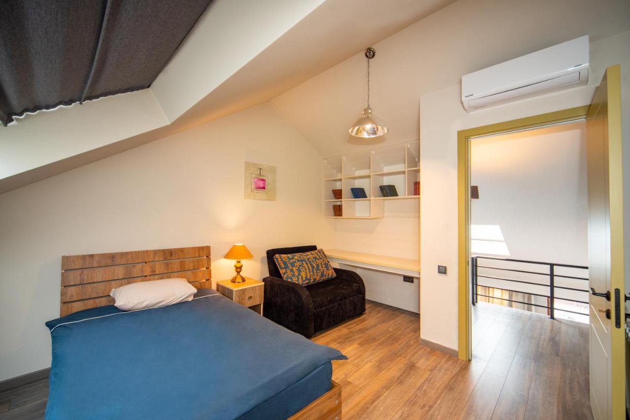 Luxury 4 Bedroom Apartment #1 In The City Center Of Tbilisi Exterior foto